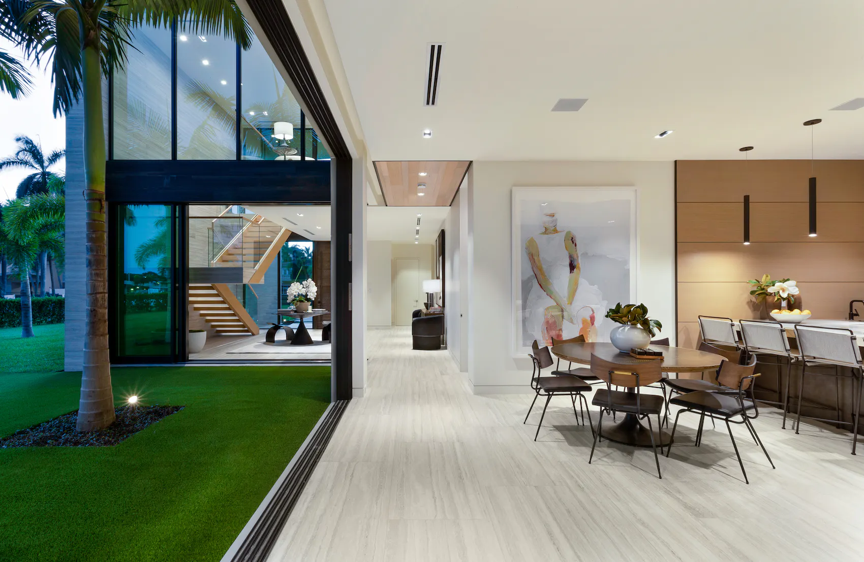 eridith-Baer-Home-Home-Staging-Florida-Modern-Intracoastal-Estate-Luxury-Homes-Modern-and-Contemporary-Kitchen-Sliding-Doors